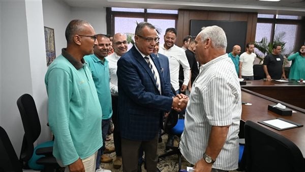 محافظ جنوب سيناء يطلق خطة شاملة لتطوير خدمة التاكسي بشرم الشيخ (صور) - 13 - سيناء الإخبارية