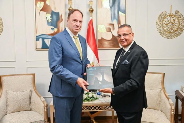 محافظ جنوب سيناء يبحث مع سفير بلجيكا سبل التعاون السياحي واللوجستي.. ويؤكد: علاقات استراتيجية متنامية - 3 - سيناء الإخبارية