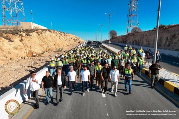 القاسم حفتر يتفقد طريق عقبة الفتايح برفقة "العرجاني".. ويؤكد: لا تهاون في جودة الإعمار - 7 - سيناء الإخبارية