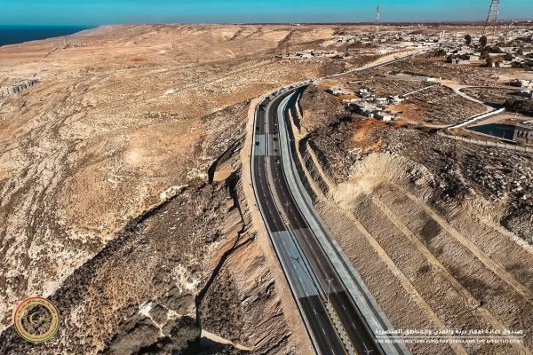 القاسم حفتر يتفقد طريق عقبة الفتايح برفقة "العرجاني".. ويؤكد: لا تهاون في جودة الإعمار - 9 - سيناء الإخبارية