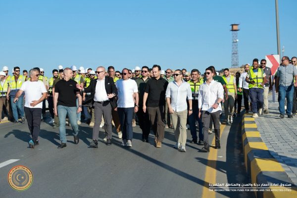 القاسم حفتر يتفقد طريق عقبة الفتايح برفقة "العرجاني".. ويؤكد: لا تهاون في جودة الإعمار - 3 - سيناء الإخبارية