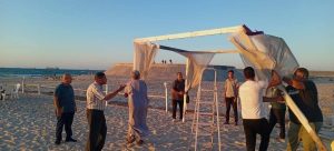 رئيس مدينة العريش يقود حملة لإزالة إشغالات الكافتيريات على الشاطئ - 25 - سيناء الإخبارية