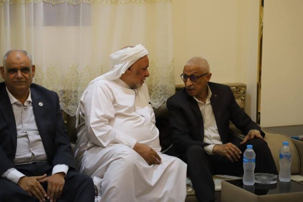 محافظ شمال سيناء لشيوخ وعواقل بئر العبد:  الدولة لن تتوقف عن تنمية سيناء وخدمة أهلها - 3 - سيناء الإخبارية