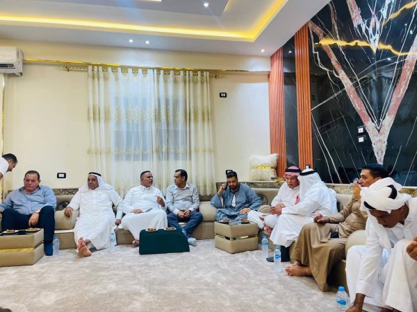 محافظ شمال سيناء لشيوخ وعواقل بئر العبد:  الدولة لن تتوقف عن تنمية سيناء وخدمة أهلها - 5 - سيناء الإخبارية