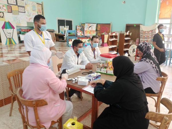 "عيشها بصحة" تواصل نشاطها في جنوب سيناء..لمرضى الضغط والسكر - 1 - سيناء الإخبارية