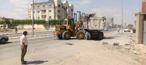رئيس مدينة العريش يتابع ميدانيًا رفع القمامة من حي أسيوط - 19 - سيناء الإخبارية