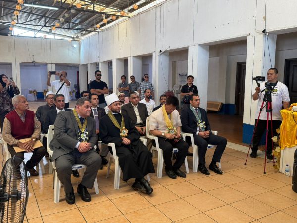 وزير الأوقاف يزور المسجد الأزرق في الفلبين ويتفقد شئون الجالية المسلمة.. صور - 9 - سيناء الإخبارية