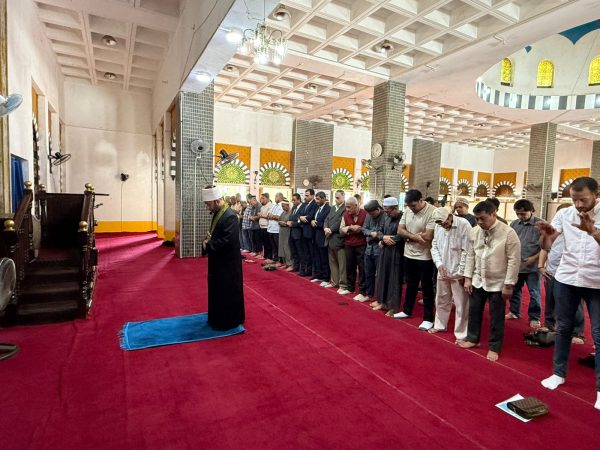 وزير الأوقاف يزور المسجد الأزرق في الفلبين ويتفقد شئون الجالية المسلمة.. صور - 1 - سيناء الإخبارية