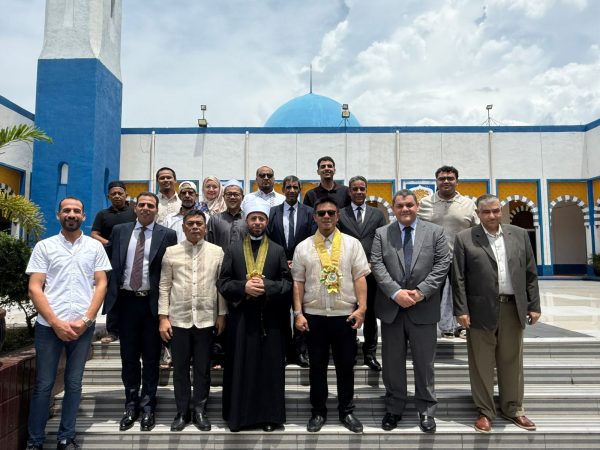 وزير الأوقاف يزور المسجد الأزرق في الفلبين ويتفقد شئون الجالية المسلمة.. صور - 5 - سيناء الإخبارية