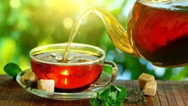 احترس من الإفراط في شرب الشاي .. فوائده لا تلغي أضراره الصحية المحتملة - 1 - سيناء الإخبارية
