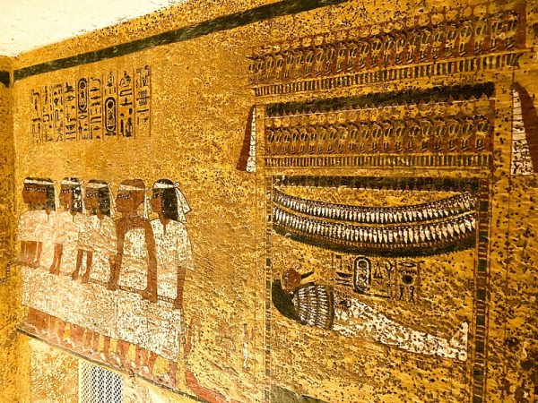 كنوز مقبرة توت عنخ آمون تروي أسرار الفراعنة - 9 - سيناء الإخبارية