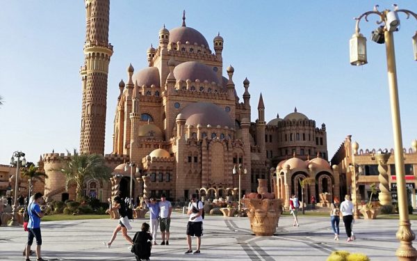 مسجد الصحابة.. درة معمارية تُزيّن شرم الشيخ وتُجسد روح الهوية الإسلامية - 11 - سيناء الإخبارية