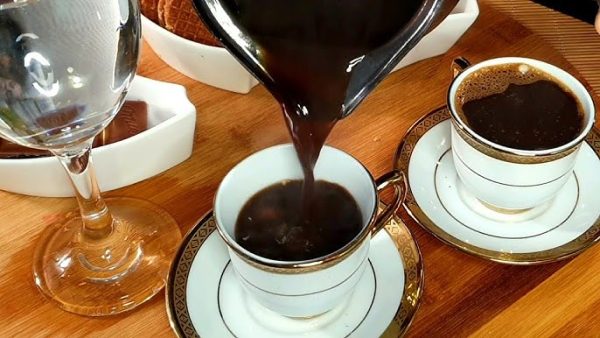 دراسة: كوبان من القهوة بعد الظهر قد يعيدان برمجة دماغك ليلا ويؤثران على جودة النوم - 1 - سيناء الإخبارية