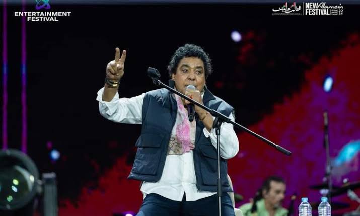 محمد منير يشعل العلمين مجددًا في حفله الثالث بالمهرجان - 1 - سيناء الإخبارية