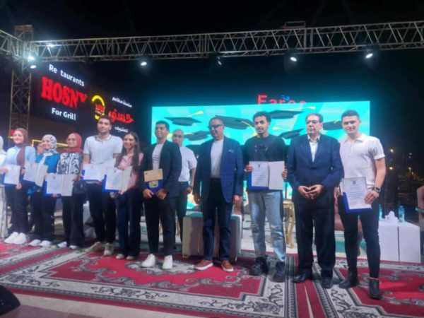 محافظ جنوب سيناء يكرم 107 من الطلاب المتفوقين في احتفالية شرم الشيخ (صور) - 1 - سيناء الإخبارية