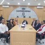 السفير الدنماركي يتفقد آليات إيصال المساعدات لغزة ويشيد بجهود مصر في شمال سيناء - 1 - سيناء الإخبارية
