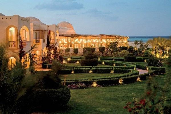 البحر المتوسط أم البحر الأحمر؟ مفاضلة السياحة بين الشواطئ المصرية - 3 - سيناء الإخبارية