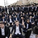 احتجاجات واسعة للحريديم ضد التجنيد الإجباري تشل حركة المرور في إسرائيل - 14 - سيناء الإخبارية
