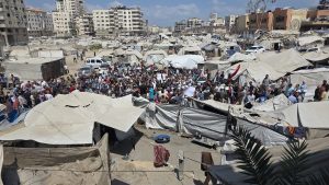 آلاف الفلسطينيين في غزة يهتفون للمبادرة المصرية: كفى عدوانًا ودمارًا - 11 - سيناء الإخبارية