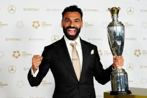 محمد صلاح يتوج بجائزة أفضل لاعب في إنجلترا للمرة الثالثة - 19 - سيناء الإخبارية