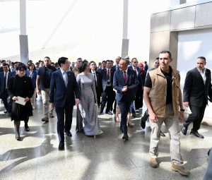 رئيس فيتنام يزور المتحف المصري الكبير وأهرامات الجيزة ويُعجب بالكنوز الأثرية - 3 - سيناء الإخبارية