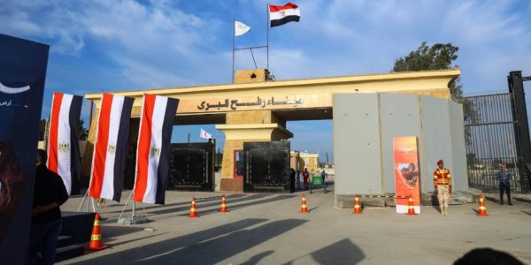 وفد أمريكي من مجلس الشيوخ يشيد بجهود مصر في إيصال المساعدات لغزة - 11 - سيناء الإخبارية