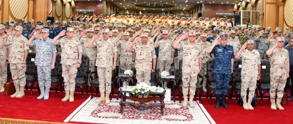 وزير الدفاع يلتقي مقاتلي المنطقة الشمالية العسكرية ويؤكد الاستعداد الدائم لحماية الوطن - 3 - سيناء الإخبارية