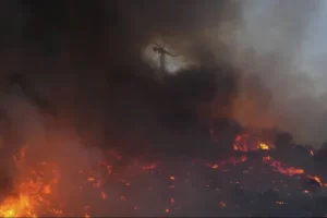 حرائق كاليفورنيا تتصاعد.. “كاستايك” تحت الإجلاء و”لوس بادريس” خارج السيطرة - 3 - سيناء الإخبارية
