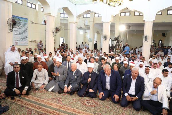 جلسة ذكر لوزير الأوقاف ومحافظ الوادي الجديد بعد صلاة الجمعة بشمال سيناء .. صور - 1 - سيناء الإخبارية