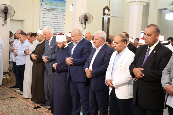 جلسة ذكر لوزير الأوقاف ومحافظ الوادي الجديد بعد صلاة الجمعة بشمال سيناء .. صور - 5 - سيناء الإخبارية