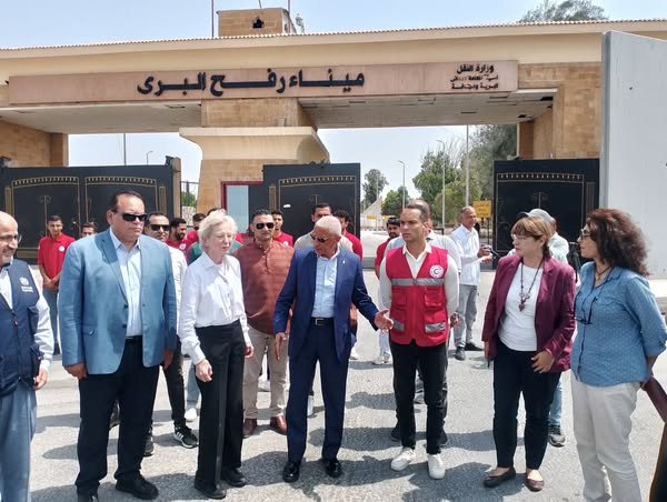 بحضور محافظ شمال سيناء.. وفد "مجموعة الحكماء" يتفقد معبر رفح البري - 1 - سيناء الإخبارية