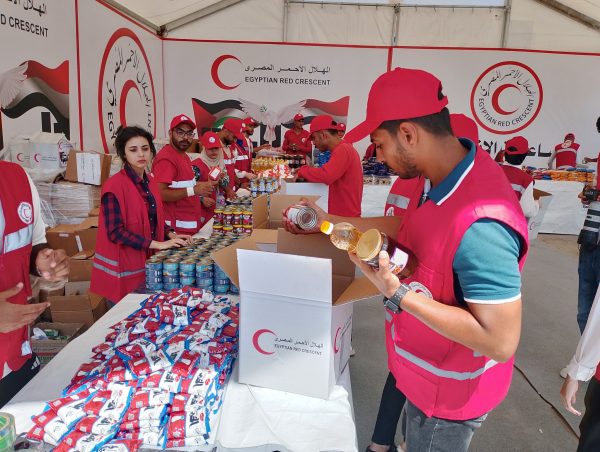 جولة تفقدية  لمركز الخدمات اللوجستية بالعريش بحضور وزير الخارجية ورئيس الوزراء الفلسطيني..صور - 9 - سيناء الإخبارية