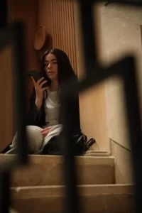 "ما تراه ليس كما يبدو".. الحلقة الثانية من حكاية "هند" صدمة عاطفية - 1 - سيناء الإخبارية