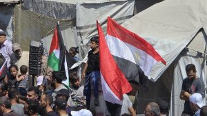 آلاف الفلسطينيين في غزة يهتفون للمبادرة المصرية: كفى عدوانًا ودمارًا - 13 - سيناء الإخبارية