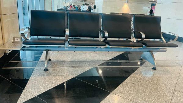 مطار القاهرة الدولي يزوّد صالاته بـ1000 كرسي مزوّد بشواحن USB لخدمة المسافرين - 13 - سيناء الإخبارية