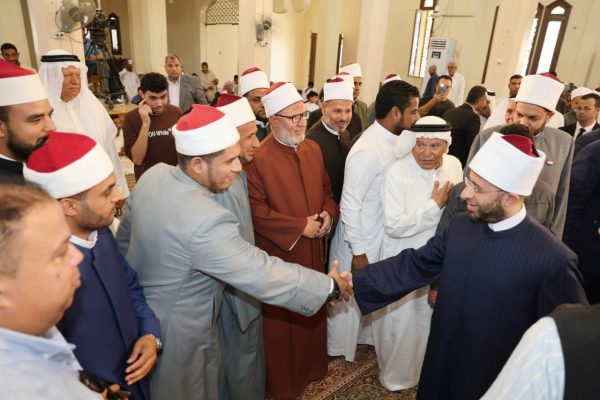 جلسة ذكر لوزير الأوقاف ومحافظ الوادي الجديد بعد صلاة الجمعة بشمال سيناء .. صور - 9 - سيناء الإخبارية