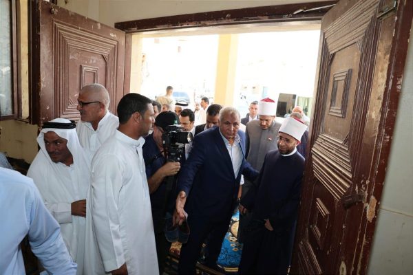 جلسة ذكر لوزير الأوقاف ومحافظ الوادي الجديد بعد صلاة الجمعة بشمال سيناء .. صور - 13 - سيناء الإخبارية