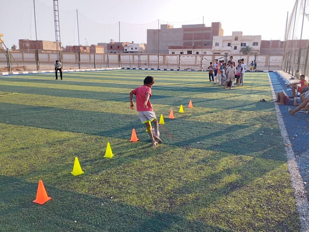 تواصل تدريبات كرة القدم بمركز شباب الصيادين لتأهيل جيل رياضي واعد - 1 - سيناء الإخبارية