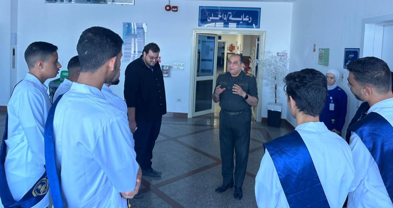 زيارة ميدانية لطلاب طب العريش إلى مجمع الجلاء الطبي العسكري - 1 - سيناء الإخبارية