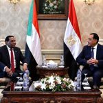 رئيس الوزراء يستقبل نظيره السوداني بمطار القاهرة لبحث تعزيز التعاون الثنائي - 3 - سيناء الإخبارية