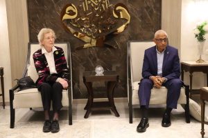 محافظ شمال سيناء يستقبل وفداً رفيع المستوى من مجموعة "الحكماء" - 39 - سيناء الإخبارية