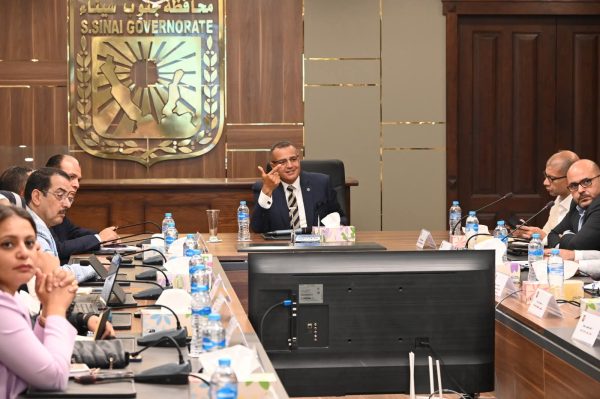 اجتماع لتطوير دهب وتعزيز الاستثمار والتطبيقات الذكية - 1 - سيناء الإخبارية
