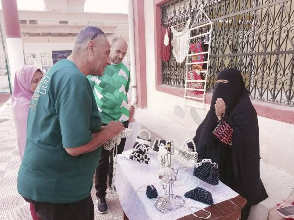 وكيل وزارة الشباب والرياضة بشمال سيناء يفتتح معرض المنتجات السيناوية بمركز شباب ضاحية السلام - 7 - سيناء الإخبارية