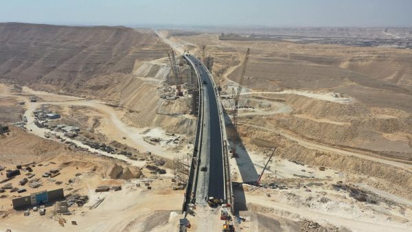 كامل الوزير يتفقد أعمال القطار الكهربائي السريع ضمن ممر السخنة – الإسكندرية| صور  - 11 - سيناء الإخبارية