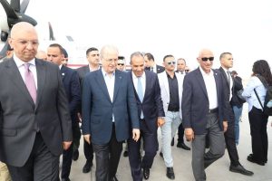 محافظ شمال سيناء يستقبل وزير الخارجية ورئيس الوزراء الفلسطيني بمطار العريش الدولي - 3 - سيناء الإخبارية