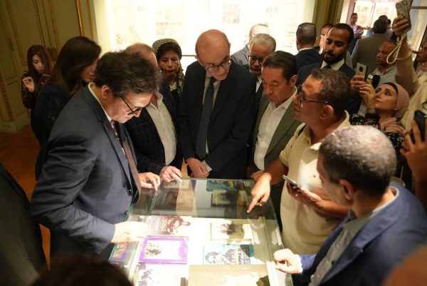 وزير الثقافة يفتتح معرض «صوت مصر» احتفاءً بعام أم كلثوم(صور)) - 37 - سيناء الإخبارية