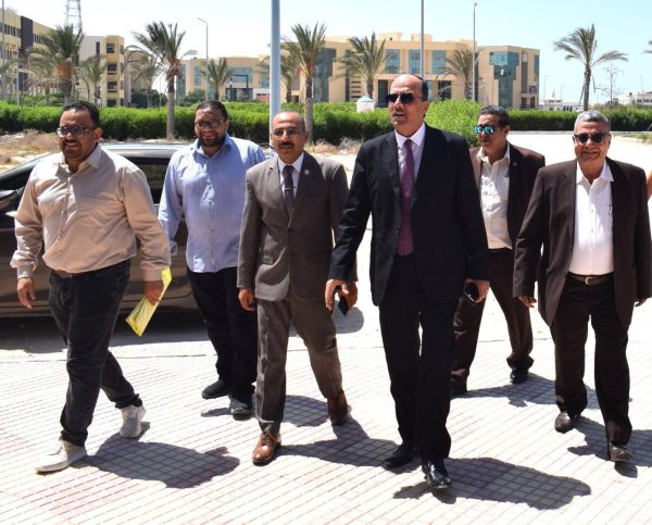 رئيس جامعة العريش يتفقد كلية التجارة استعدادًا للعام الدراسي الجديد - 5 - سيناء الإخبارية