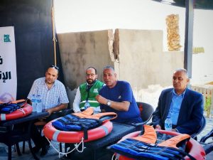 شمال سيناء تعزز الأمان بشواطئ العريش.. توزيع مستلزمات إنقاذ للمنقذين - 3 - سيناء الإخبارية