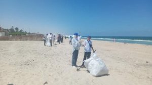 شباب شمال سيناء يطلقون حملة تنظيف شواطئ العريش - 3 - سيناء الإخبارية