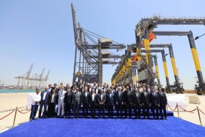 ميناء السخنة يشهد وصول أوناش عملاقة لتعزيز مركزية مصر اللوجستية - 5 - سيناء الإخبارية